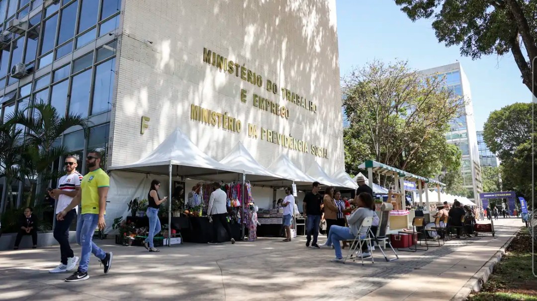 Governo libera mais R$ 3,9 bi para pagar saque-aniversário do FGTS