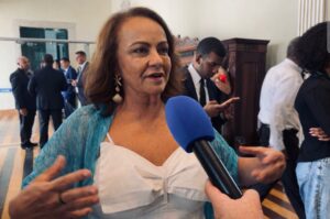 Leia mais sobre o artigo Aladilce diz que prefeito apresentou cidade de “conto de fadas”