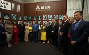 Leia mais sobre o artigo Em abertura dos trabalhos na Alba, governador destaca os investimentos na educação que já chegam a R$10 bilhões