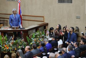 Leia mais sobre o artigo Na Alba, Jerônimo Rodrigues destaca investimento histórico de R$ 34,1 bilhões na rede de saúde da Bahia