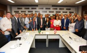 Leia mais sobre o artigo Governador recebe produtores de cacau e reafirma compromisso para o fortalecimento da cadeia produtiva na Bahia