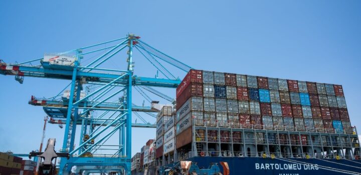 Indústria brasileira mantém desempenho em ranking mundial de exportação e produção, aponta CNI