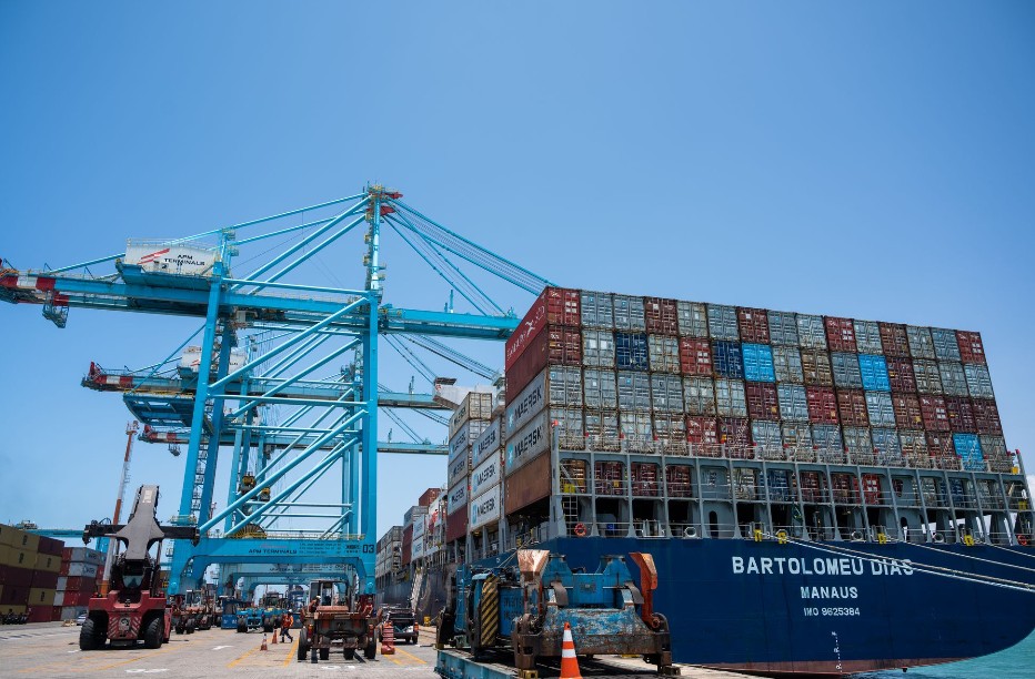 Indústria brasileira mantém desempenho em ranking mundial de exportação e produção, aponta CNI