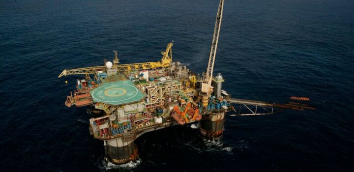 Faturamento da indústria anda de lado em 2025, aponta CNI