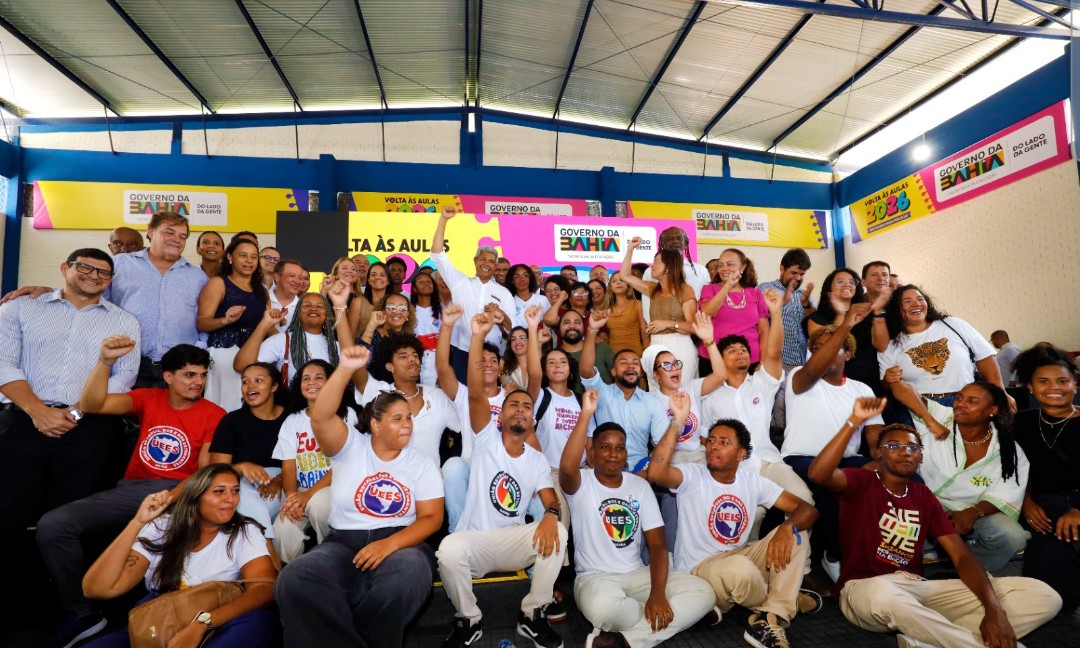 Jerônimo Rodrigues abre ano letivo de 2026 da rede estadual durante inauguração de colégio requalificado em Salvador