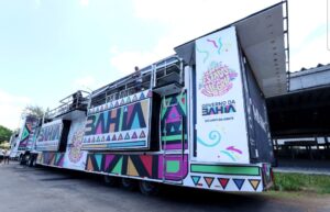 Leia mais sobre o artigo Detran-BA inicia vistoria de trios elétricos e carros de apoio e dá início a seminário parta condutores em Salvador