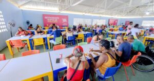 Leia mais sobre o artigo Prefeitura vai distribuir 42 mil refeições gratuitas para ambulantes durante o Carnaval