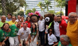 Leia mais sobre o artigo Governador destaca impacto econômico do Carnaval da Bahia durante abertura oficial da folia em Salvador