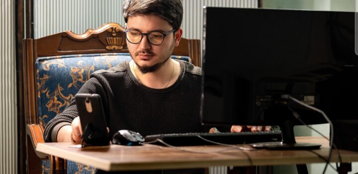 Volume de serviços na Bahia cresce 0,9% em dezembro e fecha 2025 com queda de 1,1%