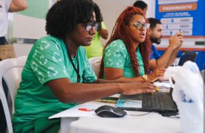 Leia mais sobre o artigo Projeto Meu Corre Decente valoriza trabalho de catadores no Carnaval da Bahia