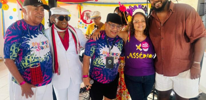 Aladilce levou pautas sociais para a Mudança do Garcia no bloco Xô Assédio