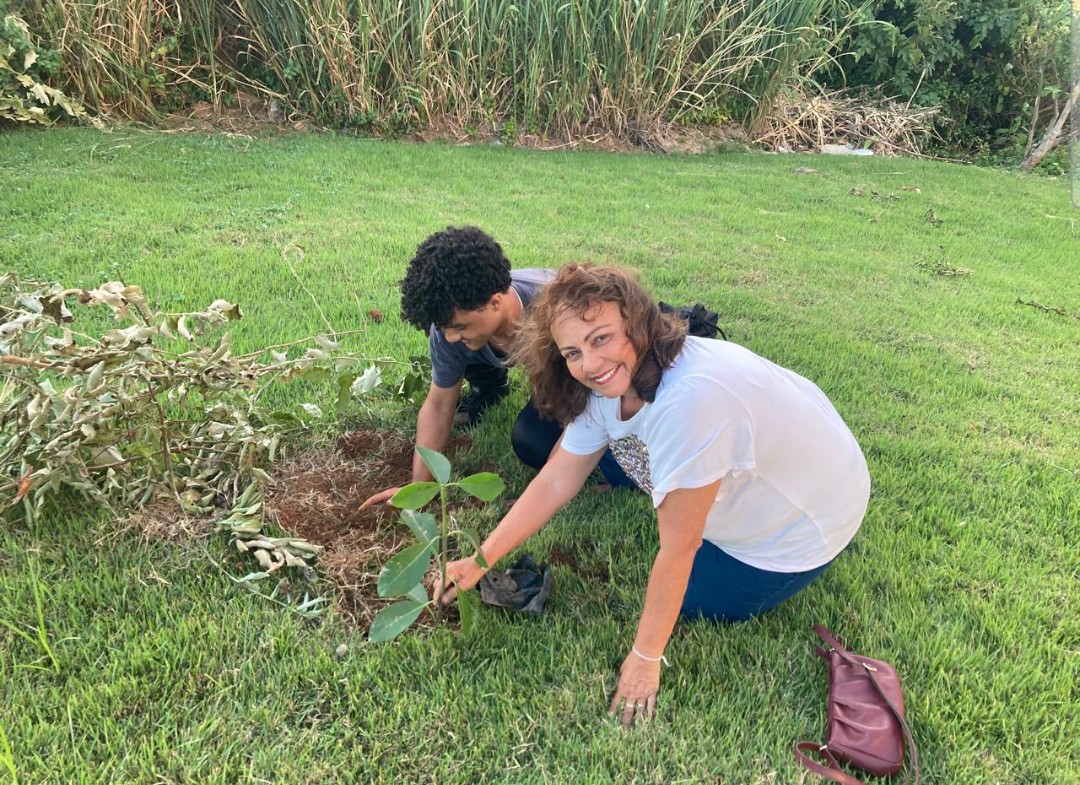 Aladilce comemora decisão judicial contra leilão de área na Vitória chamada pelo prefeito de “pirambeira”