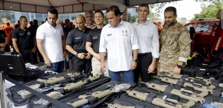 Governo do Estado reforça segurança pública com entrega de fuzis e novas viaturas