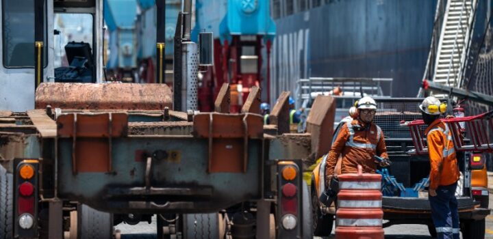 Redução da jornada de trabalho pode elevar custos, aponta CNI