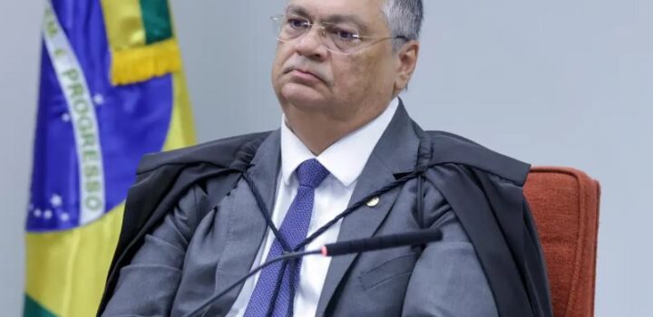 Dino manda suspender pagamento de penduricalhos nos Três Poderes