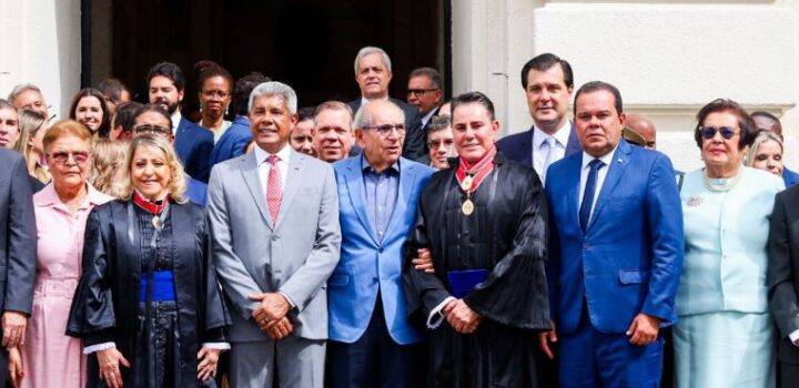 Vice-governador destaca Judiciário mais próximo da sociedade durante solenidade de posse da nova Mesa Diretora do TJBA