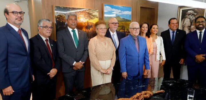 Governador Jerônimo Rodrigues prestigia posse do novo conselheiro do TCE-BA, Josias Gomes