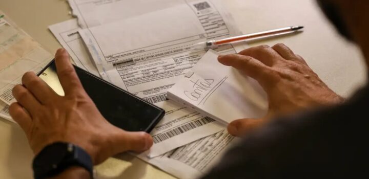 Salário mínimo de R$ 1.621 começa a ser pago nesta segunda