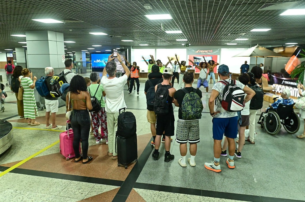 Receptivo no Aeroporto de Salvador celebra o samba e dá boas-vindas aos turistas para o Carnaval 2026 a partir desta quarta (11)