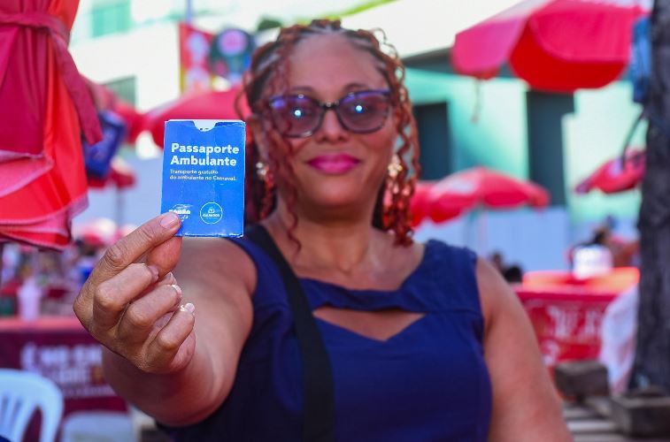 Ambulantes elogiam gratuidade no transporte público para a categoria durante Carnaval de Salvador