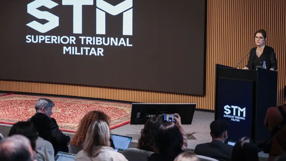 Você está visualizando atualmente STM recebe pedido de perda de patente de Bolsonaro e mais 4 oficiais