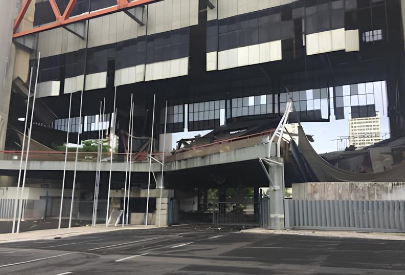 Secretaria da Administração publica edital para leiloar antigo Centro de Convenções