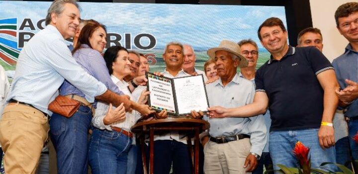 Em Correntina, governador participa de feira agro e reforça segurança e infraestrutura viária no distrito de Rosário