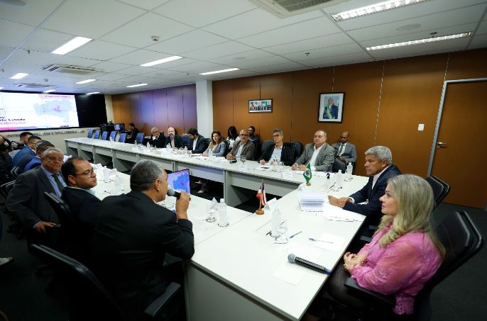 Governador recebe prefeito de Nova Redenção e amplia investimentos no município