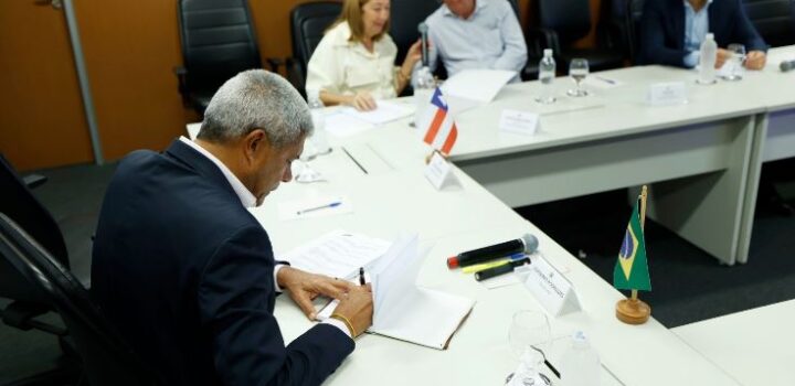 Governo do Estado garante obras estruturantes e veículos para a saúde de Salinas da Margarida