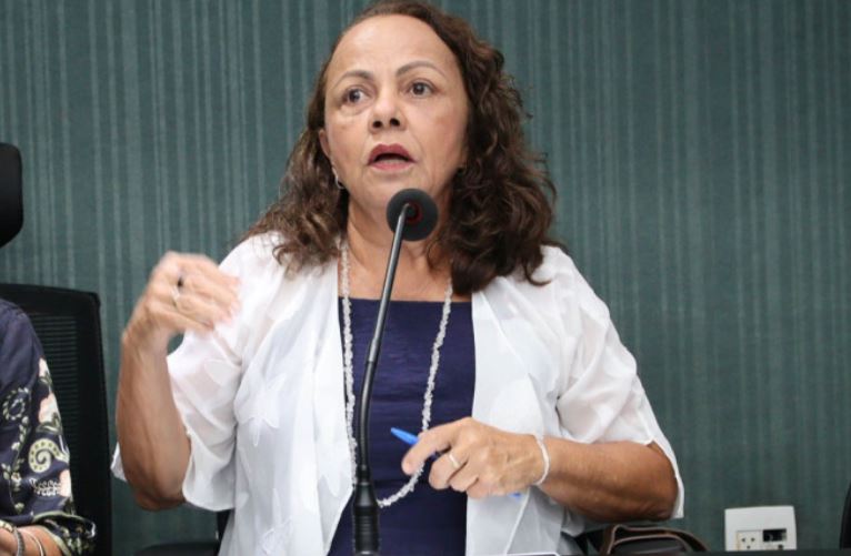 Aladilce e colegas da oposição votaram contra a proposta de reajuste dos servidores por falta de diálogo