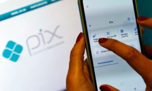 Leia mais sobre o artigo PIX é o meio de pagamento mais utilizado por 80% dos consumidores, aponta CNDL/SPC Brasil