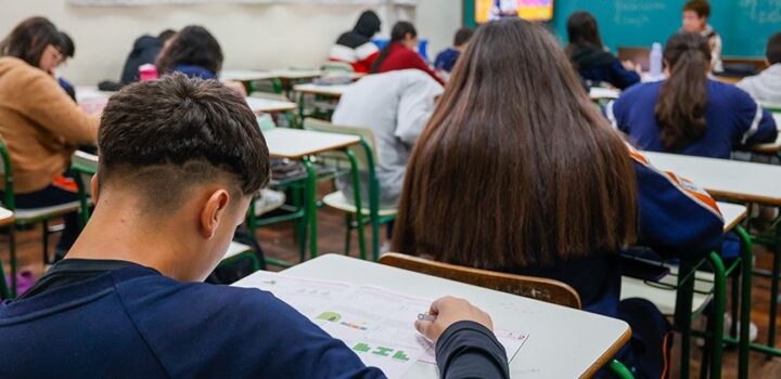 Com reajustes das mensalidades escolares, inflação acelera para 0,70% em fevereiro