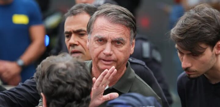 Alexandre de Moraes concede prisão domiciliar a Bolsonaro