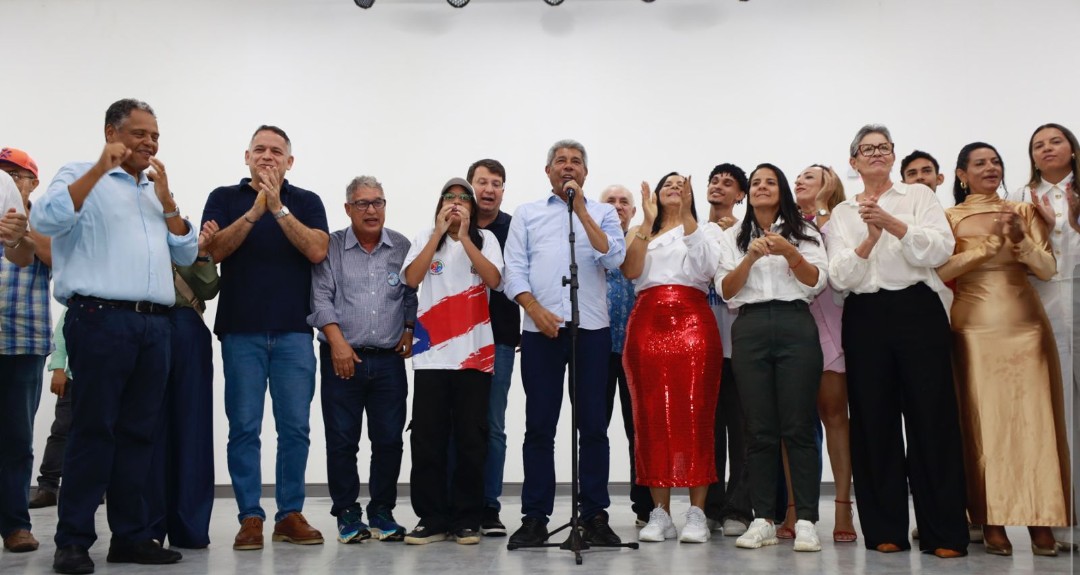 Estado entrega modernização do Colégio São Pedro e amplia estrutura do ensino integral em Macarani