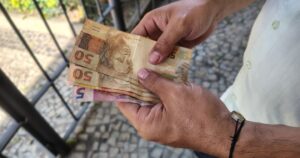 Leia mais sobre o artigo Taxa de desocupação é de 5,4% no trimestre encerrado em janeiro e rendimento atinge recorde