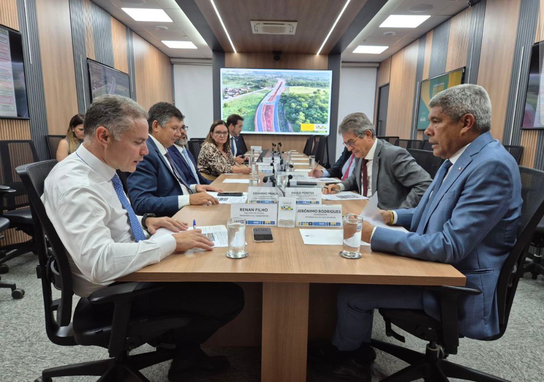 Governador discute projetos de infraestrutura com&nbsp; ministro dos Transportes