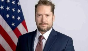 Leia mais sobre o artigo Itamaraty confirma revogação de visto de assessor de Trump