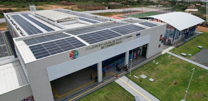 Governo inaugura colégio de tempo integral em Cândido Sales e autoriza construção de 90 moradias do Minha Casa, Minha Vida