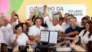 Leia mais sobre o artigo Governador assina ordens de serviço para obras de pavimentação em Conceição do Coité