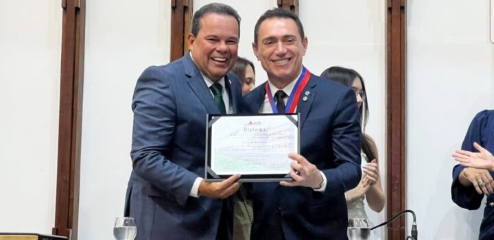 Vice-governador Geraldinho destaca trajetória de Leonardo Góes durante entrega da Comenda 2 de Julho