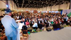 Leia mais sobre o artigo Governador participa de Encontro de Prefeitos e reforça união entre Estado e municípios