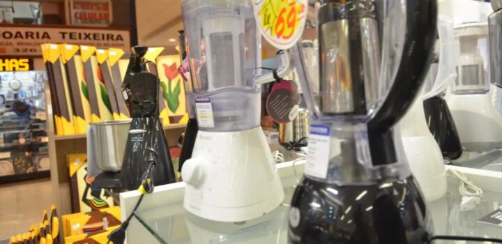 Indústria eletroeletrônica desacelera 1% em 2025