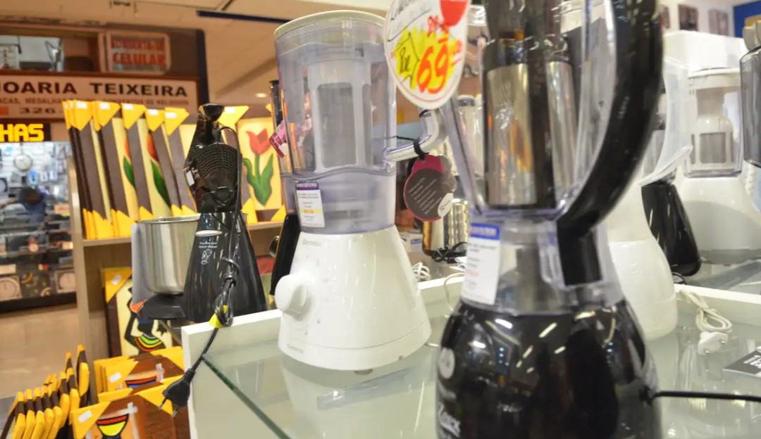 Indústria eletroeletrônica desacelera 1% em 2025