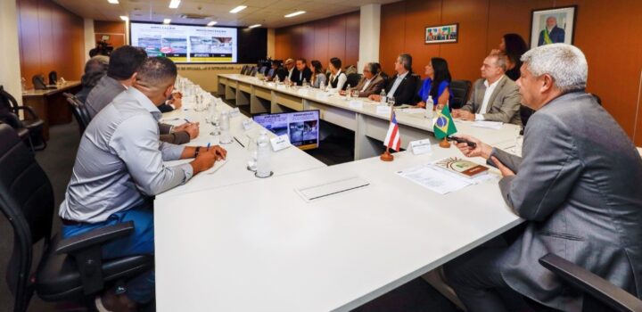 Santaluz recebe ambulâncias e equipamentos hospitalares do Governo