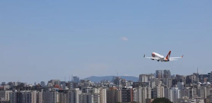 Petrobras anuncia que vai parcelar reajuste do querosene de aviação