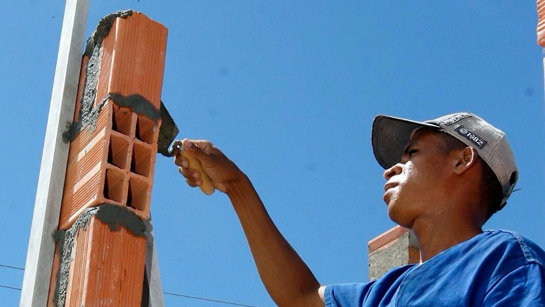 Com 6.890 novos postos em fevereiro, a Bahia gerou 13.250 vagas no ano