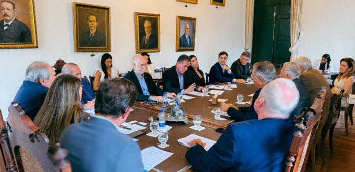 ACB recebe relator da PEC da escala 6×1 e reforça defesa de diálogo com setor produtivo