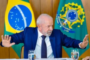 Leia mais sobre o artigo Lula diz que enviará PL do fim da escala 6 x 1 para o Congresso nos próximos dias: “Tenho certeza de que vai aprovar”