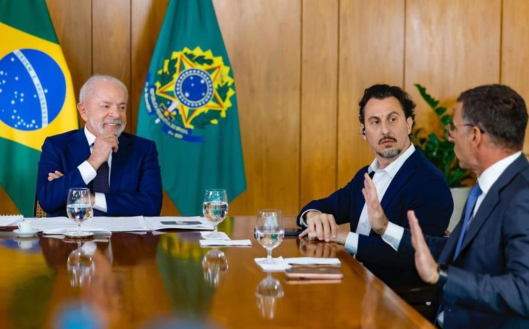 Você está visualizando atualmente “A democracia tem um valor inestimável e significa garantir melhoria na qualidade de vida das pessoas”, diz Lula