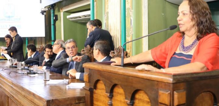 Aladilce cobra presença do titular da SMS na Câmara